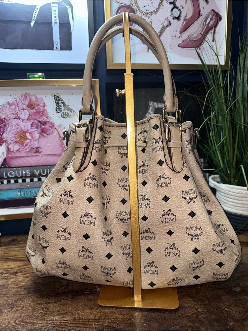 MCM Beige Visetos Drawstring Shoulder Bag with Black Logo Print - Picture 3 of 16